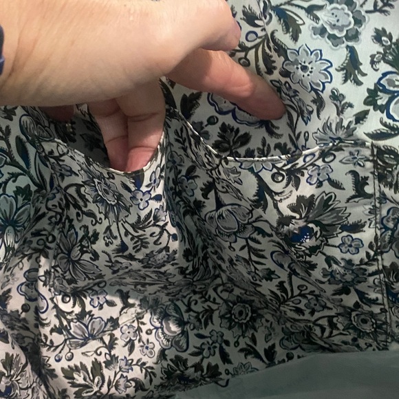 Vera Bradley Slouchy Tote in “Climbing Ivy Green” - Picture 7 of 9